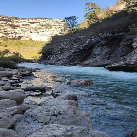 Verdon Views Pool & Terrace Montagnac (Alpes-de-Haute-Provence)